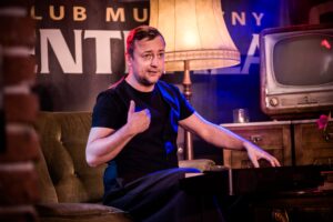 Read more about the article Czesław Śpiewa zagrał wczoraj w klubie Centrala. Koncert będzie można zobaczyć 4 kwietnia