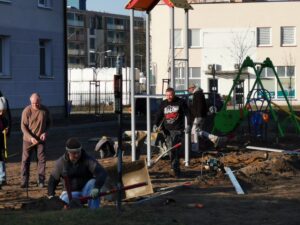 Read more about the article Powstaje nowy plac zabaw przy ul. Jedności Narodowej (ZDJĘCIA)