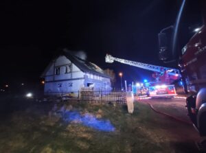 Read more about the article Pożar w Grzybowie. Palił się dom jednorodzinny