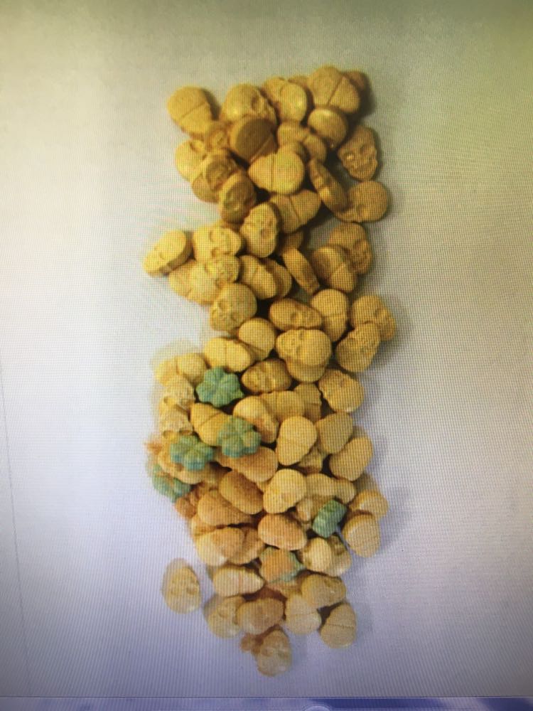 You are currently viewing 20-latek z Kołobrzegu usłyszał zarzut za 100 tabletek ecstasy