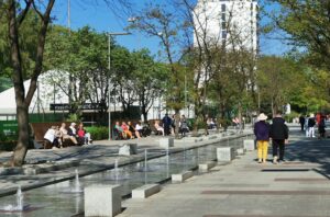 Read more about the article Fontanna przy kortach tenisowych też już działa