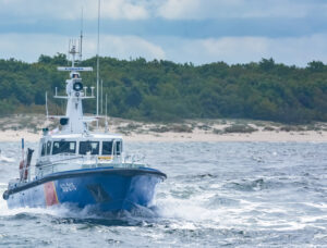 Read more about the article Pracowity weekend Morskiej Straży Granicznej. Statki wielokrotnie wypływały w morze po zgłoszeniach o dryfujących materacach