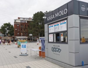 Read more about the article Większa obsada kasy przy molo. Oczekiwanie na bilet maksymalnie do 5 minut