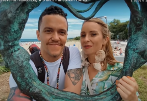 Read more about the article Magazyn Travelist i państwo Torres w Kołobrzegu. Na co zwróciła uwagę para znanych podróżników? (WIDEO)