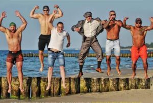 Read more about the article 7 sierpnia „Kołobrzeskie mięśniaki, wspierają dzieciaki”. Koncert, pokazy konkursy, wstęp wolny