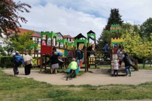 Read more about the article Dołożyć blisko milion złotych do budowy nowego placu zabaw przy ul. Dubois? Prezydent jest za, niektórzy radni mają jednak wątpliwości