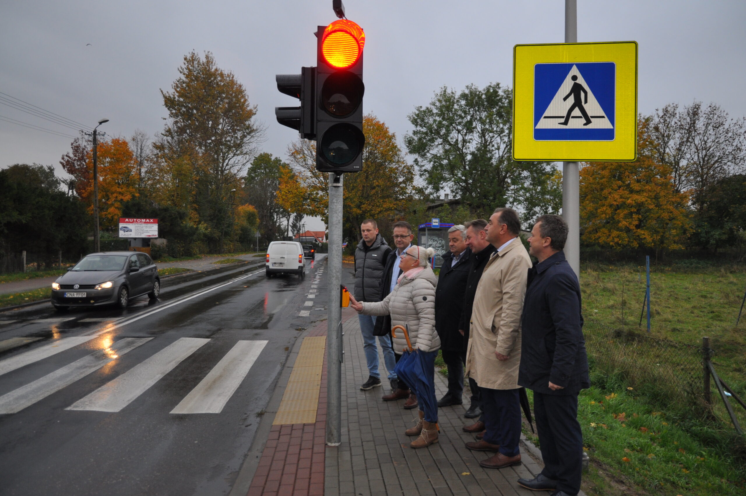 You are currently viewing Sygnalizacja świetlna w Zieleniewie już działa. Będzie bezpieczniej dla pieszych