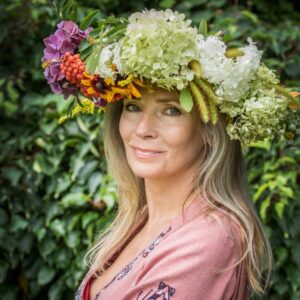 Read more about the article 23 listopada, biblioteka, spotkanie z pisarką Joanną Bator, godz. 17, bezpłatne wejściówki