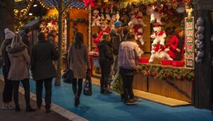 Read more about the article 6 grudnia, Skwer Pionierów, otwarcie Jarmarku Bożonarodzeniowego, godz. 16.20, wstęp wolny