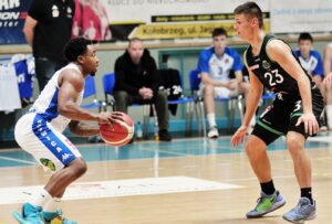 Read more about the article Sensation Kotwica wraca z Warszawy z dwoma punktami (relacja pomeczowa)