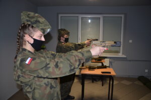 Read more about the article Wirtualna strzelnica i symulator lotu w Gościnie