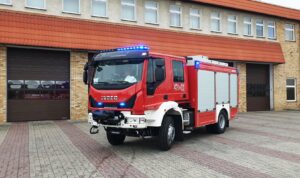 Read more about the article Rozdano wysokie granty. Nowe wozy ratownicze dla strażaków ochotników z powiatu kołobrzeskiego