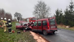 Read more about the article Groźny wypadek. Poszkodowane są trzy osoby