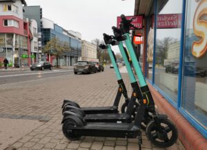 Read more about the article Nowa funkcja u operatora hulajnóg TIER. To reakcja na nieprawidłowe parkowanie