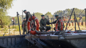 Read more about the article Wojsko wybuduje most pontonowy nad Kanałem Drzewnym?