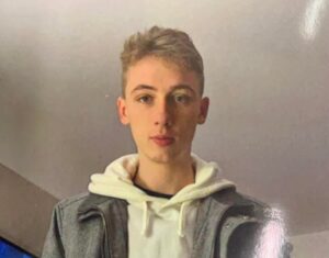 Read more about the article Zaginął 23-letni Marcel. Policja prosi o pomoc