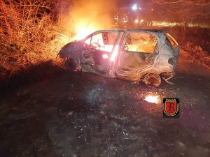 Read more about the article Pożar samochodu w Płoninie (gm. Rymań)