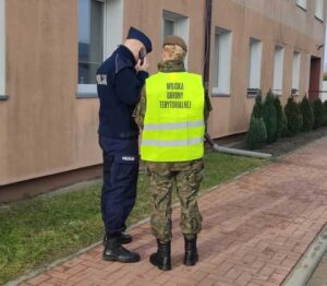 Read more about the article Żołnierze WOT z Trzebiatowa wspierają kołobrzeską policję