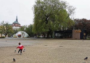 Read more about the article Skwer Pionierów ma się zmienić na lepsze. Masz pomysł jak?