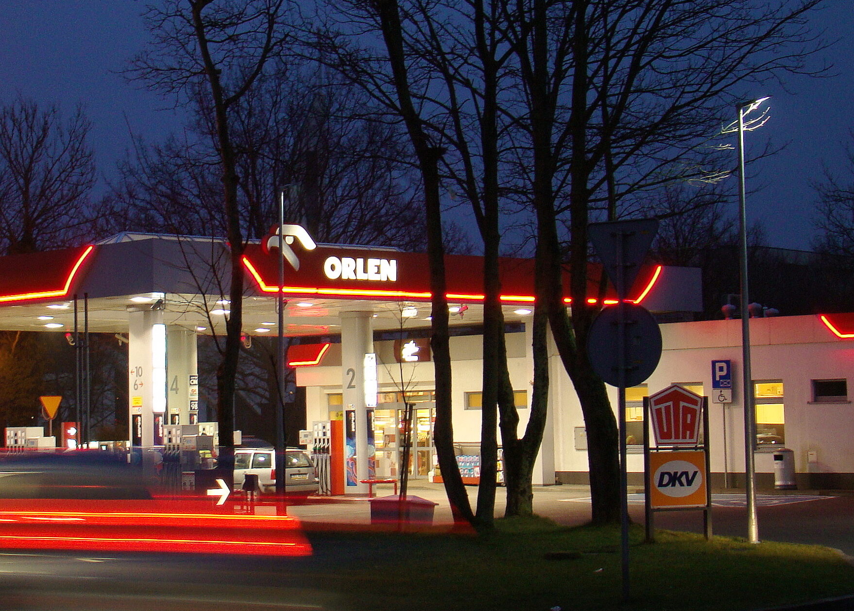 You are currently viewing Niższy VAT na paliwo. Ceny na stacjach w dół o kilkadziesiąt groszy