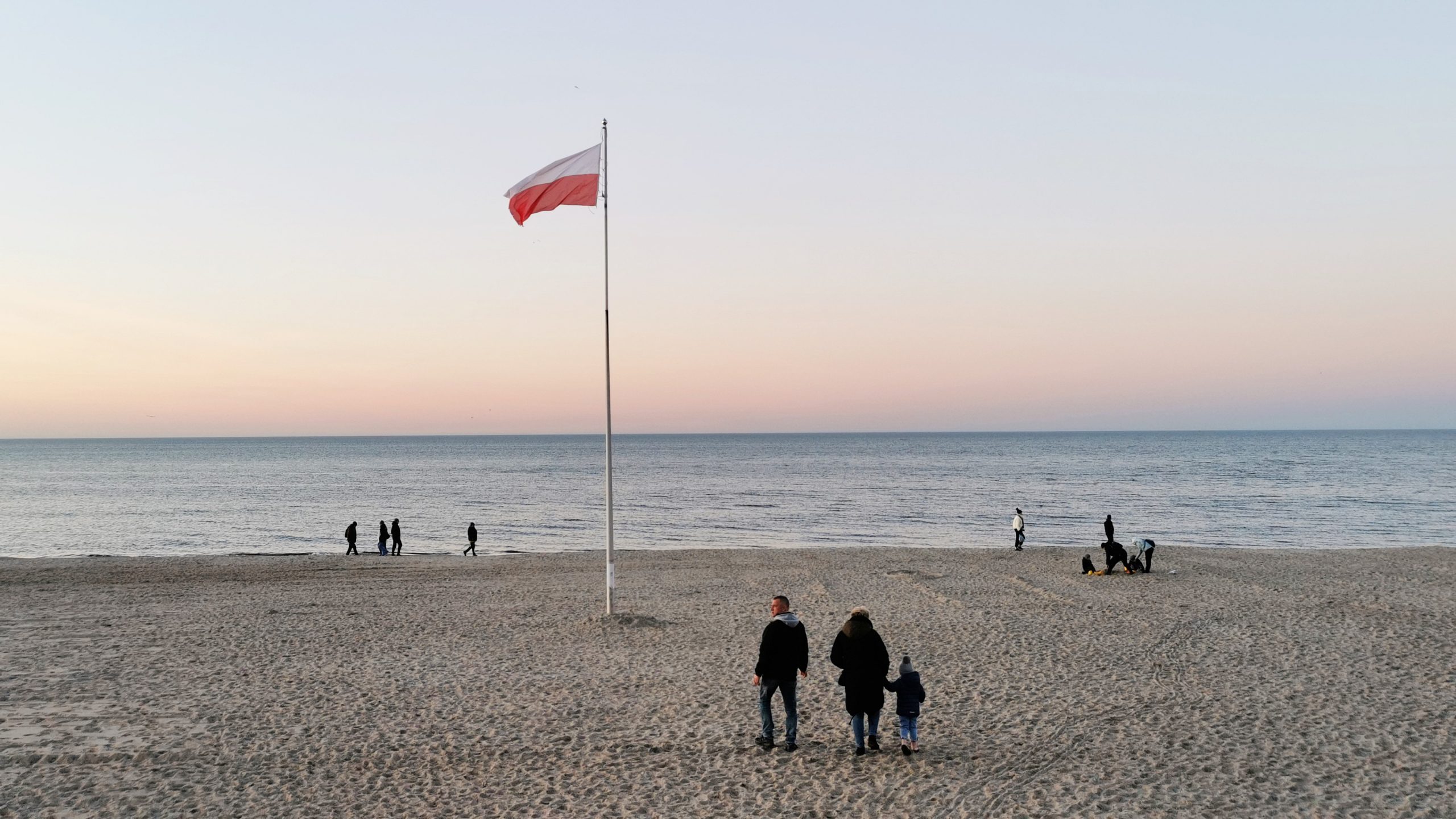 You are currently viewing Miesiąc temu praktycznie nie było tu plaży. Dziś jest – ładna i szeroka