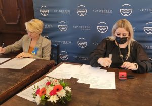 Read more about the article Blisko 200 tys. zł na dotacje dla stowarzyszeń z obszaru kultury. Umowy podpisane