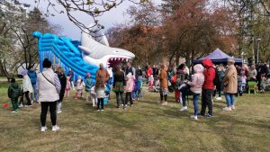 Read more about the article Dzień Ziemi: sadzonka róży za elektroodpad, 280 haseł ekologicznych i dużo atrakcji dla najmłodszych (ZDJĘCIA, WIDEO)