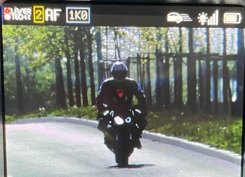 You are currently viewing Motocyklista gnał ulicą Europejską. Pożegnał się z jazdą na trzy miesiące. Zapłaci też wysoki mandat