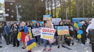 Read more about the article Akcja poparcia dla Ukrainy przy molo. Apele o ewakuację żołnierzy z Azowstalu i zakończenie wojny