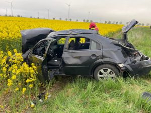 Read more about the article Wypadek w gm. Gościno. Dachował osobowy ford