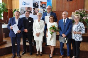 Read more about the article Kończy się pewna epoka… ze stanowiska odchodzą wieloletni dyrektorzy kołobrzeskich szkół