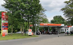 Read more about the article Nieudana akcja blokowania stacji paliw Orlen w Kołobrzegu