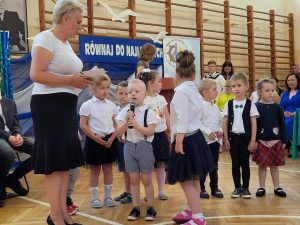 Read more about the article Dziś rok szkolny zakończyło 4100 uczniów kołobrzeskich szkół podstawowych