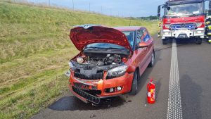 Read more about the article Stracił panowanie nad autem i uderzył w przydrożne bariery