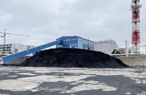 Read more about the article Skromna hałda miału węglowego w MEC-u. W sezonie grzewczym wystarczy na miesiąc. Co dalej?