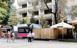 Read more about the article Po pożarze przy promenadzie radni i prezydent chcą kontroli pawilonów handlowych