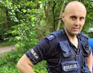 Read more about the article Policjant przepłynął wpław rzekę, by ratować zaginionego