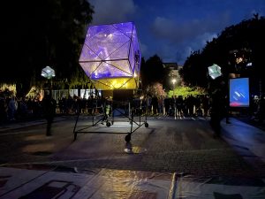 Read more about the article Noc Kolorów i spektakl teatru AKT na zakończenie Festiwalu „Sea of Art”