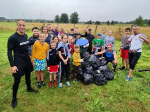 Read more about the article Ekobieg z klubem Morote. Uzbierali kilkadziesiąt worków odpadów