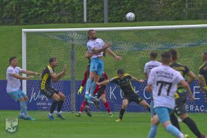 Read more about the article Ten mecz miał wszystko, co kochają kibice: dramaturgię i happy end. Osłabiona Kotwica pokonała Siarkę Tarnobrzeg