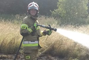 Read more about the article Coraz więcej kobiet w szeregach naszej Straży Pożarnej. Pani Ola wczoraj wyjechała do swojej pierwszej akcji
