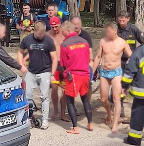 Read more about the article Mężczyzna nagle zaczął się topić. Na ratunek ruszyli plażowicze