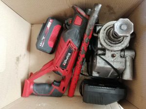 Read more about the article Policjanci na gorącym uczynku złapali złodziei katalizatorów samochodowych