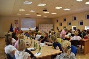 Read more about the article Wykład znanej z telewizyjnego serialu sędzi Anny Marii Wesołowskiej dla kołobrzeskich służb