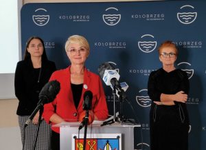 Read more about the article Miasto musi o 10 proc. zmniejszyć zużycie prądu. Po wyłączeniu czego się da wychodzi 8,5. Skąd wziąć brakujące 1,5 proc.?