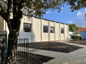 Read more about the article Sala przy „Piątce” miała być gotowa na początek nowego roku szkolnego. Będzie dwa miesiące później