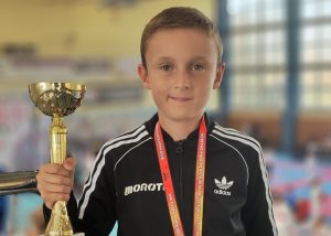 Read more about the article Maksym to najlepszy karateka północnej Polski w kategorii młodzik. Właśnie potwierdził to złotym medalem