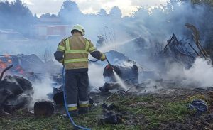 Read more about the article Spłonął skład drewna