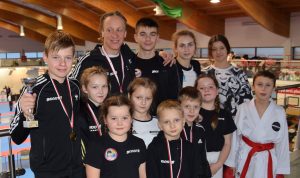 Read more about the article Drużyna na medal! Z zawodów karate wszyscy wrócili z krążkami