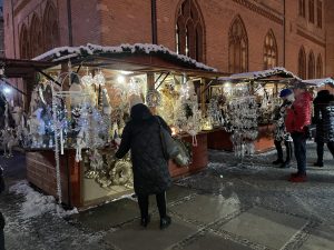 Read more about the article Festyn Mikołajkowy przy ratuszu. Ruszył nabór wystawców (CENNIK)